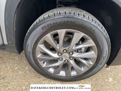 Used 2025 Buick Enclave Preferred w/ Power Package image 41