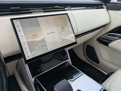 New 2025 Land Rover Range Rover Long Wheelbase Autobiography image 11