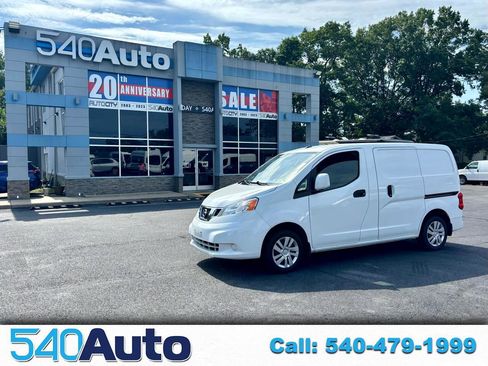 Used 2017 Nissan NV200 SV w/ Technology Package image 1