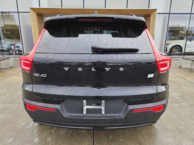 Used 2023 Volvo XC40 Recharge Plus w/ Protection Package Premier AWD/4WD image 6