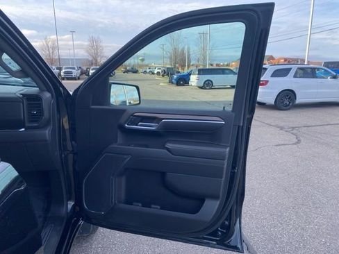 Used 2022 Chevrolet Silverado 1500 LT AWD/4WD image 26