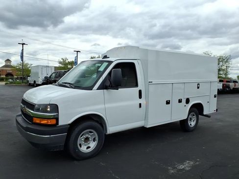 New 2026 Chevrolet Express 3500 w/ Power Convenience Package RWD image 4