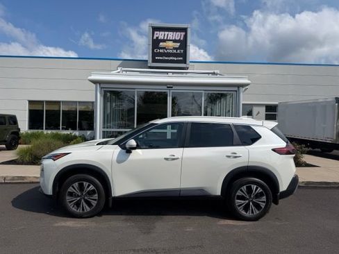 Used 2023 Nissan Rogue SV w/ SV Premium B Package AWD/4WD image 1