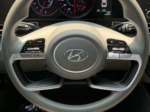 Used 2023 Hyundai Elantra SEL FWD image 15