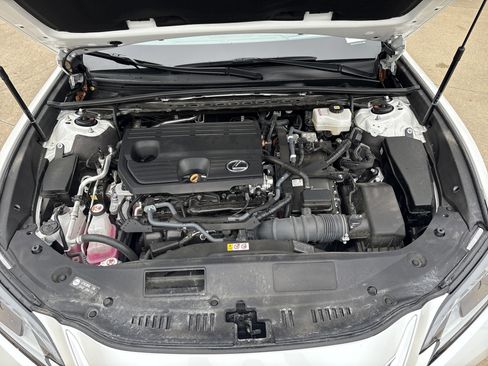 Used 2024 Lexus ES 300h w/ Accessory Package (Z2) FWD image 34