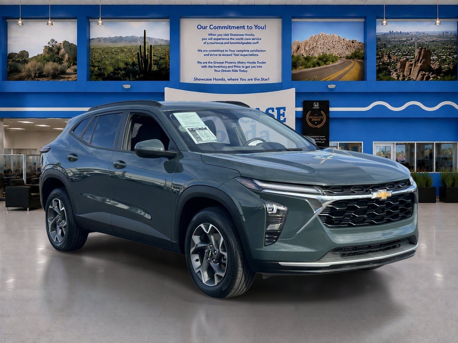 Used 2025 Chevrolet Trax LT FWD image 6