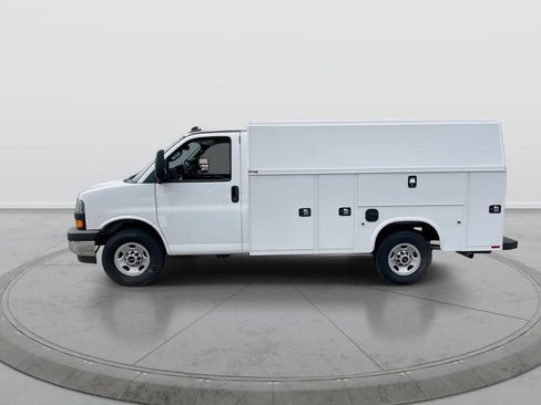 New 2025 GMC Savana 3500 w/ Power Convenience Package RWD image 5