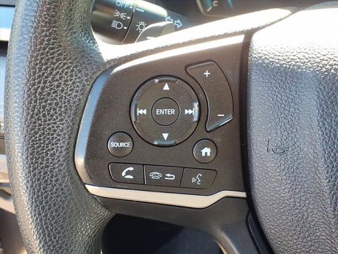 Used 2018 Honda Odyssey LX image 18