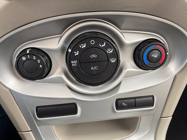 Used 2017 Ford Fiesta SE FWD image 34