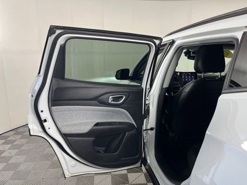 Used 2022 Jeep Compass Latitude image 33