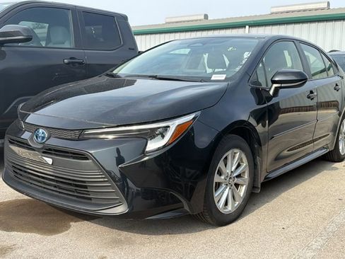 Used 2024 Toyota Corolla LE w/ LE Convenience Package FWD image 12