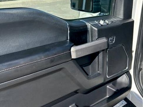 Used 2018 Ford F150 Platinum w/ Equipment Group 701A Luxury image 13