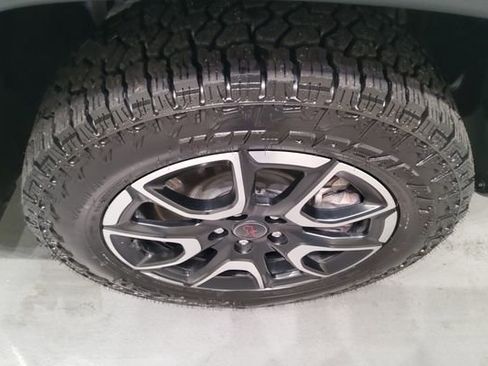 Used 2025 Jeep Compass Trailhawk AWD/4WD image 37