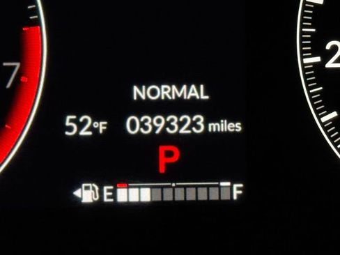 Used 2023 Honda Pilot Sport image 27