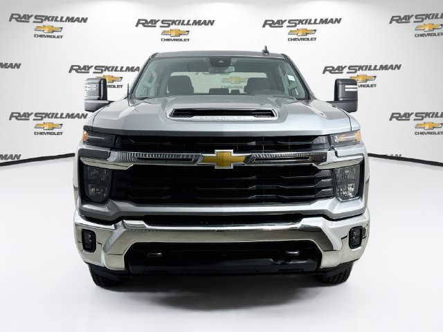 Used 2025 Chevrolet Silverado 2500 LT w/ Convenience Package AWD/4WD image 2