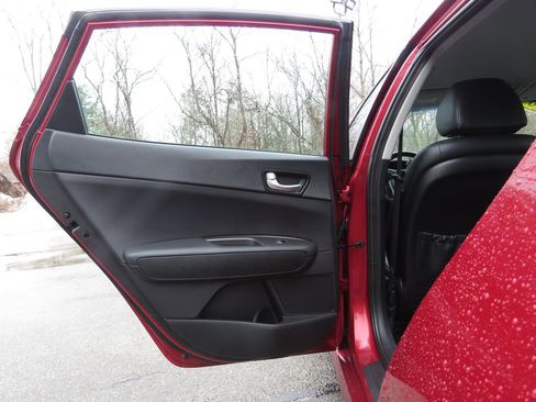 Used 2018 Kia Optima S image 18