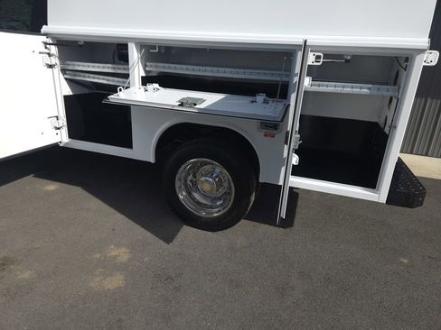 Used 2019 Ford F550 4x4 Regular Cab Super Duty image 4