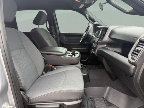 Used 2024 RAM 2500 Tradesman w/ Chrome Appearance Group image 26