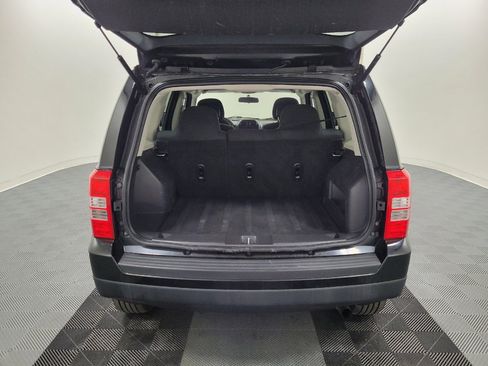 Used 2014 Jeep Patriot Sport w/ Power Value Group AWD/4WD image 29