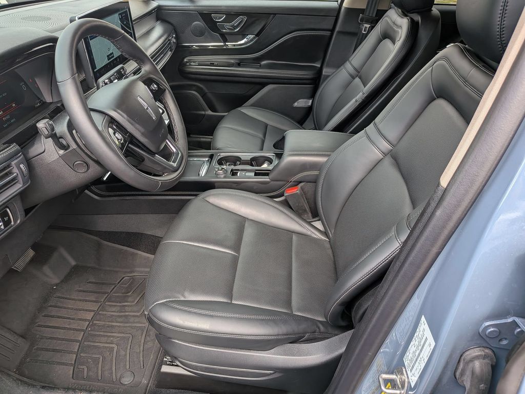 Used 2025 Lincoln Corsair FWD w/ Equipment Group 101A image 12