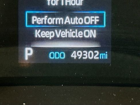 Used 2023 Toyota Sienna XLE w/ XLE Plus Package FWD image 10