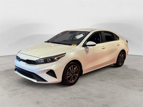 Used 2023 Kia Forte LXS image 7