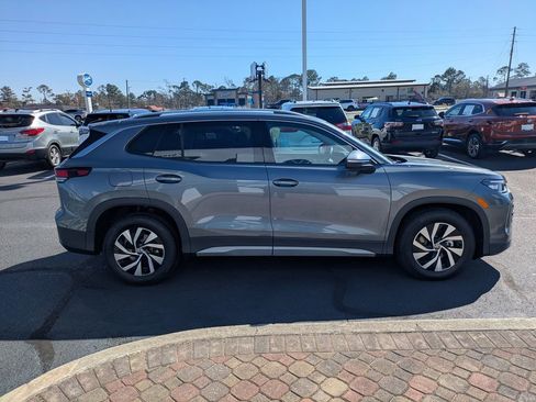 New 2026 Volkswagen Tiguan S FWD image 4