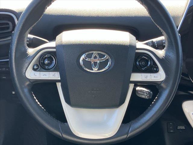 Certified 2017 Toyota Prius Four w/ Advanced Technology Package FWD image 20