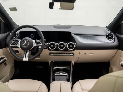 New 2026 Mercedes-Benz GLA 250 4MATIC image 9