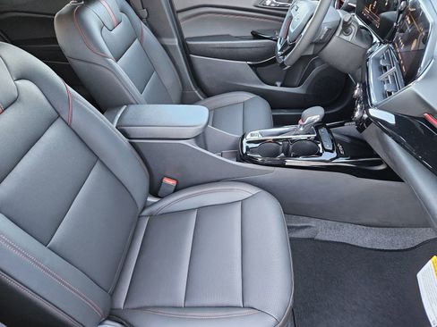 New 2026 Chevrolet Trax RS w/ Sunroof Package image 17