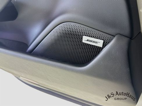 Used 2021 Porsche Taycan image 32