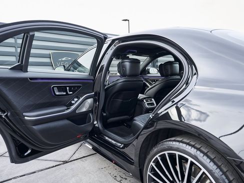 Used 2024 Mercedes-Benz S 580 4MATIC Sedan w/ AMG Line image 30