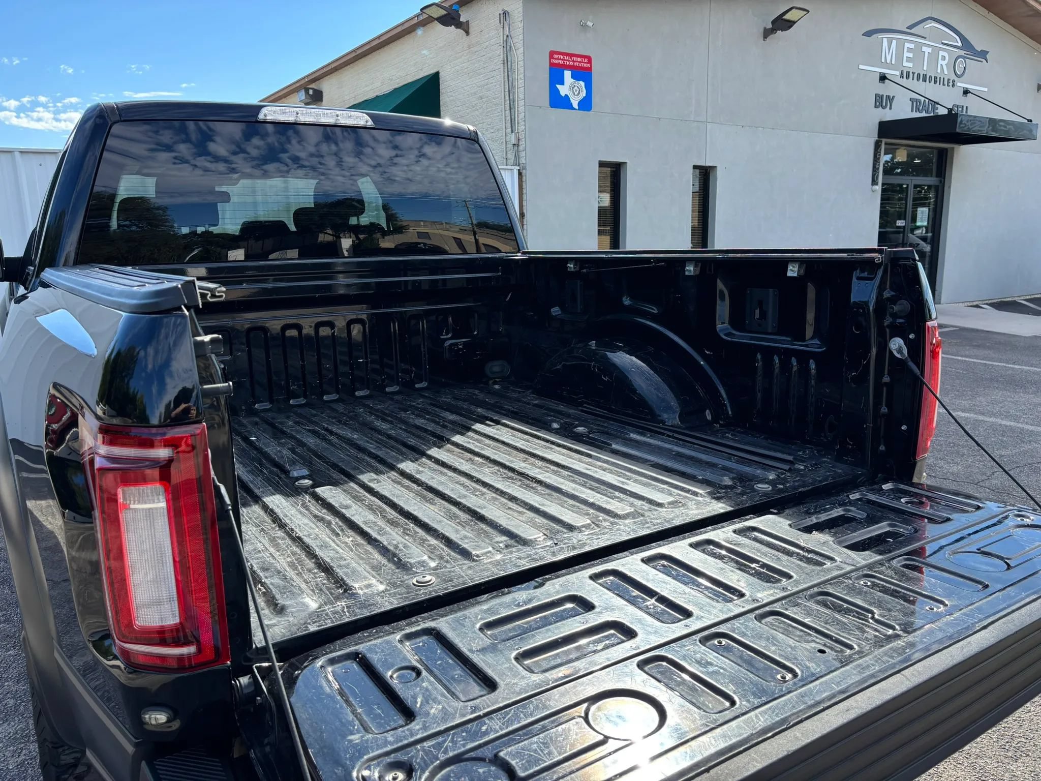 Used 2019 Ford F150 Raptor AWD/4WD image 6