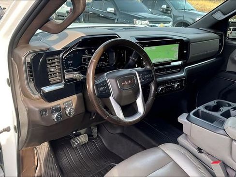 Used 2022 GMC Sierra 1500 SLT w/ X31 Off-Road Package image 13