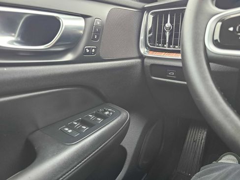 Certified 2025 Volvo V60 B5 Cross Country Plus AWD/4WD image 34