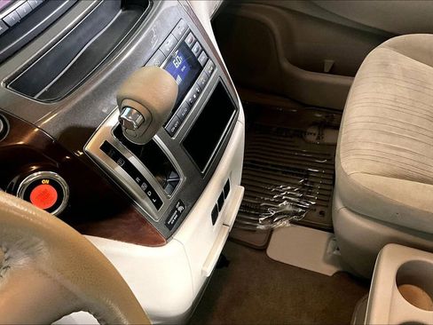 Used 2015 Nissan Quest SV FWD image 17