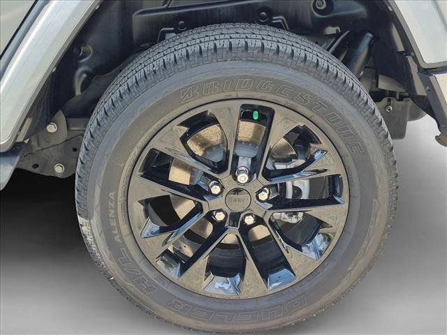 Used 2021 Jeep Wrangler Unlimited Sahara AWD/4WD image 23