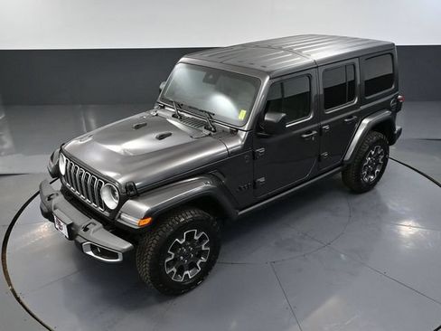 Used 2025 Jeep Wrangler Unlimited Sahara w/ Technology Group AWD/4WD image 57