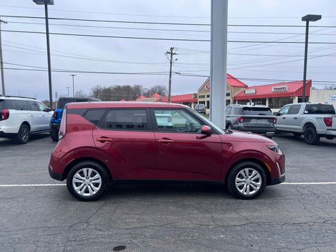 Used 2023 Kia Soul LX FWD image 8