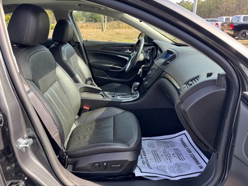 Used 2011 Buick Regal CXL Turbo w/ TO2 Preferred Equipment Group image 17