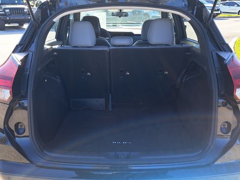 Certified 2024 Nissan Kicks SR w/ SR Premium Package FWD image 12