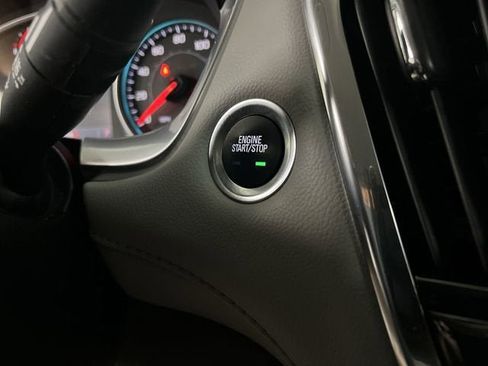 Certified 2020 Chevrolet Traverse LT FWD image 16