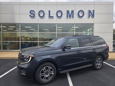 New 2025 Ford Expedition Active image 1