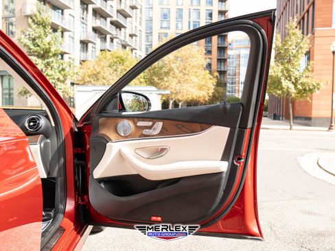 Used 2019 Mercedes-Benz E 300 4MATIC w/ Driver Assistance Package image 42