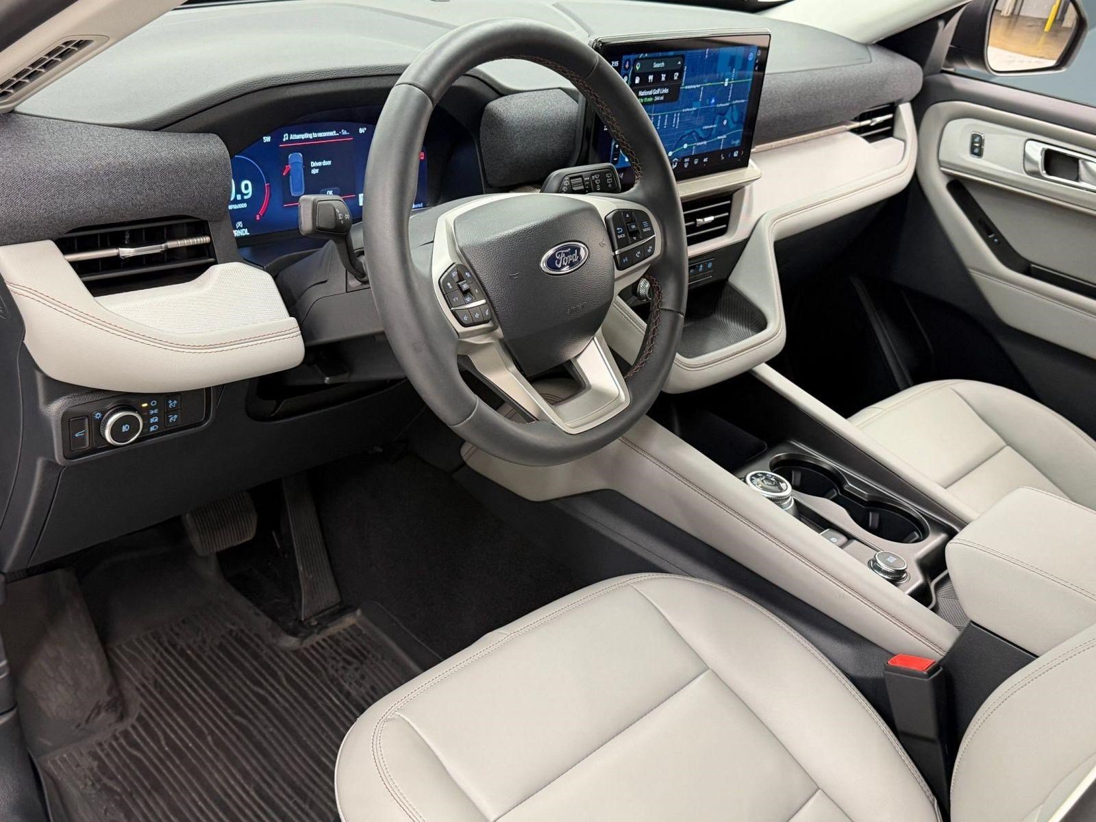 New 2026 Ford Explorer Active w/ Active Comfort Package AWD/4WD image 3