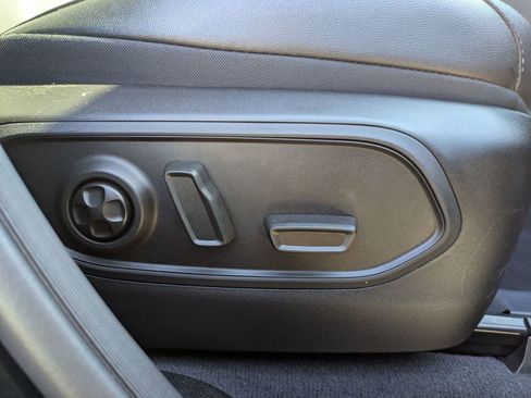 Used 2025 Jeep Grand Cherokee Limited AWD/4WD image 35