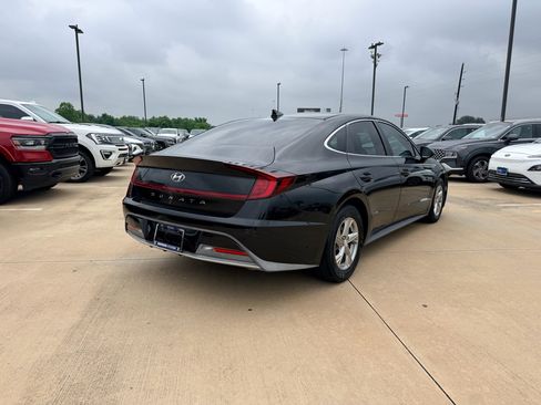 Used 2022 Hyundai Sonata SE w/ Cargo Package FWD image 5
