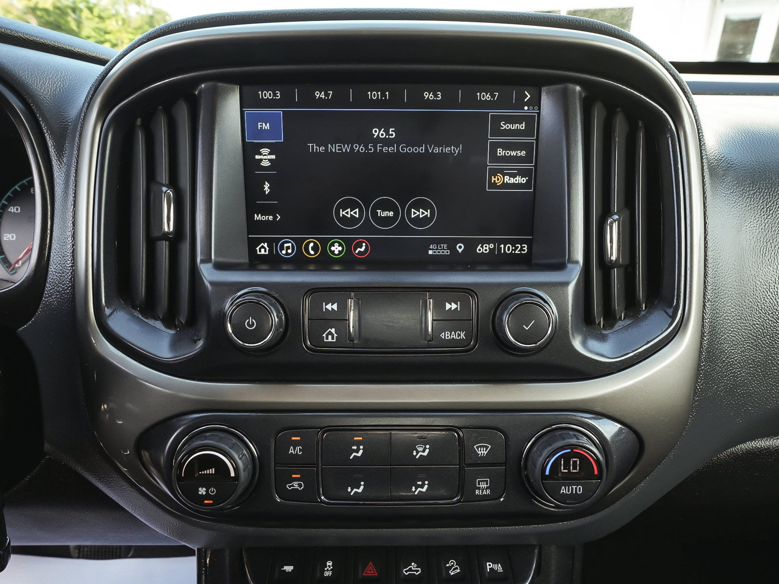 Used 2022 Chevrolet Colorado Z71 AWD/4WD image 26