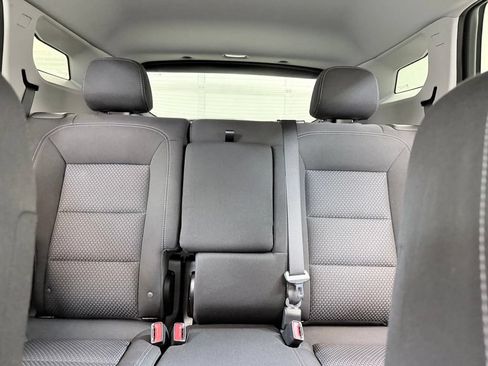 Used 2024 GMC Terrain SLE w/ Driver Convenience Package FWD image 17