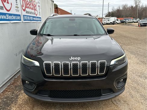 Used 2020 Jeep Cherokee Latitude Plus image 5